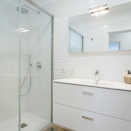 Home2book Modern Center With Terrace Apartment