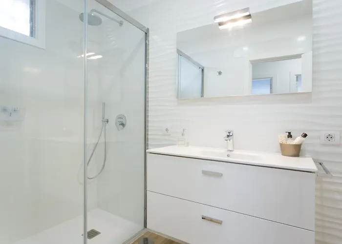 Home2book Modern Center With Terrace Apartment